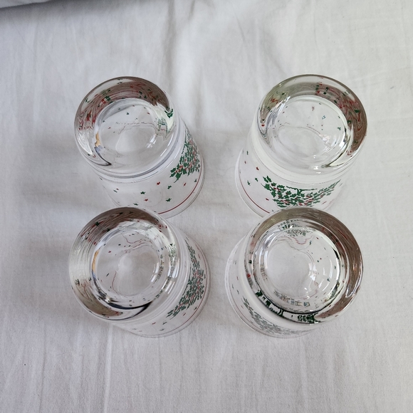 Vintage Christmas Holly Berry Leaf Tree Star Stars Glasses Set of 4 10oz Red - Picture 2 of 7